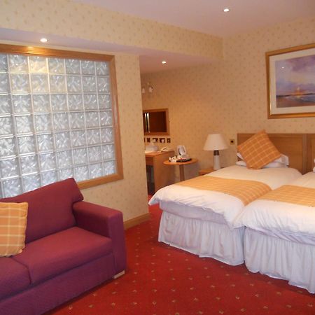 Leapark Hotel Grangemouth Bagian luar foto