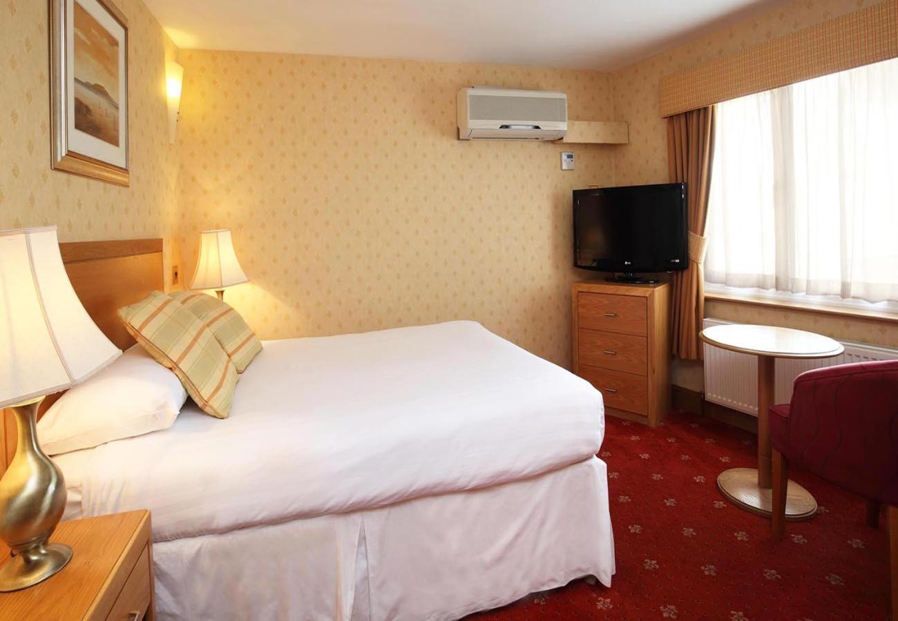 Leapark Hotel Grangemouth Bagian luar foto