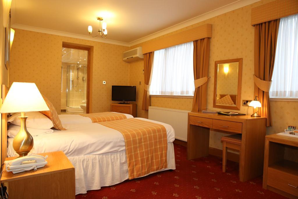 Leapark Hotel Grangemouth Bagian luar foto