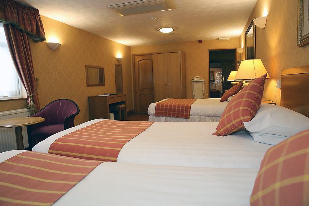 Leapark Hotel Grangemouth Bagian luar foto