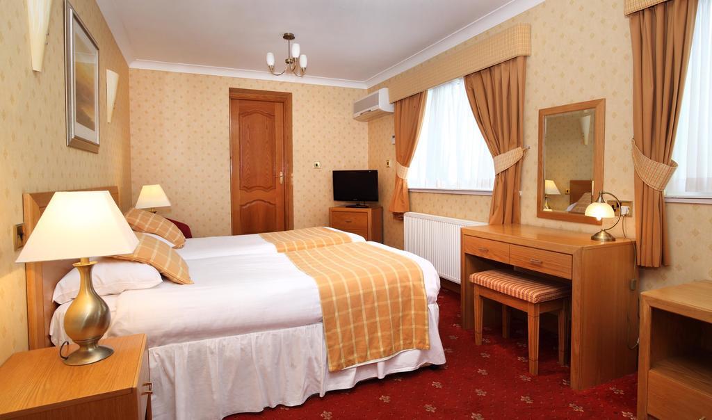 Leapark Hotel Grangemouth Bagian luar foto