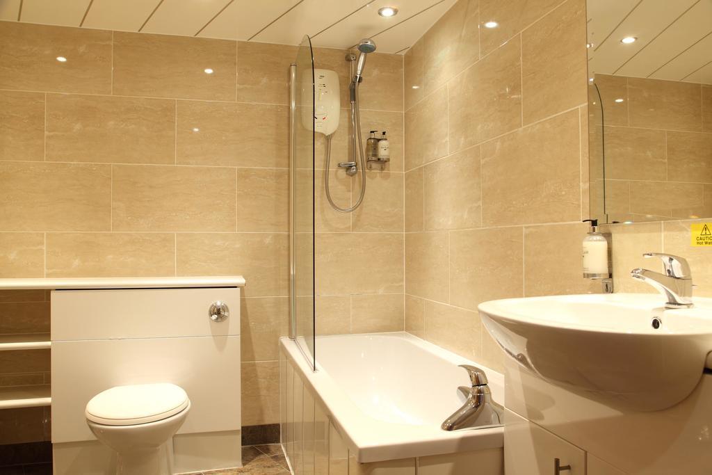 Leapark Hotel Grangemouth Bagian luar foto