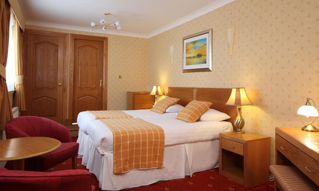 Leapark Hotel Grangemouth Bagian luar foto