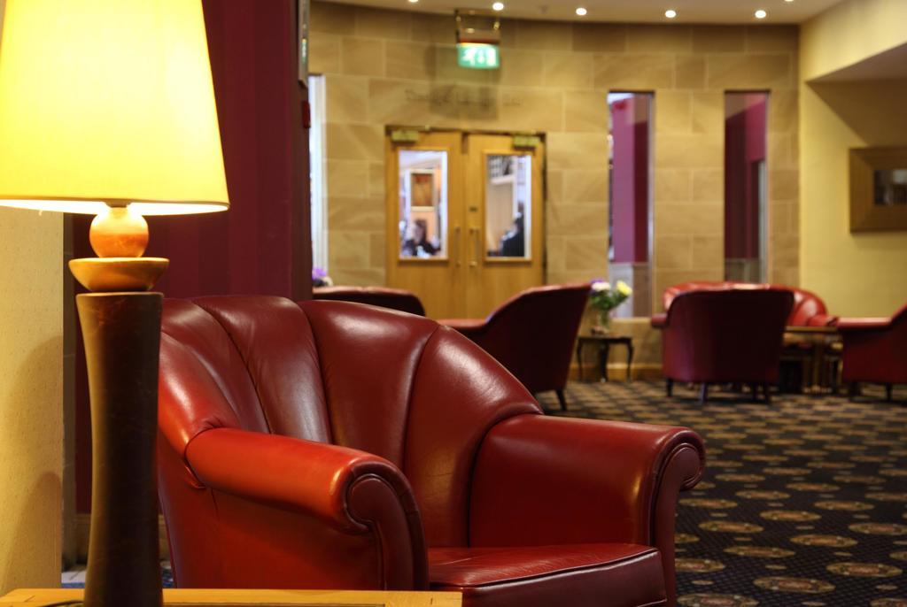 Leapark Hotel Grangemouth Bagian luar foto
