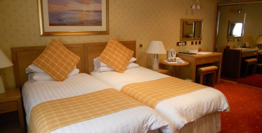 Leapark Hotel Grangemouth Bagian luar foto