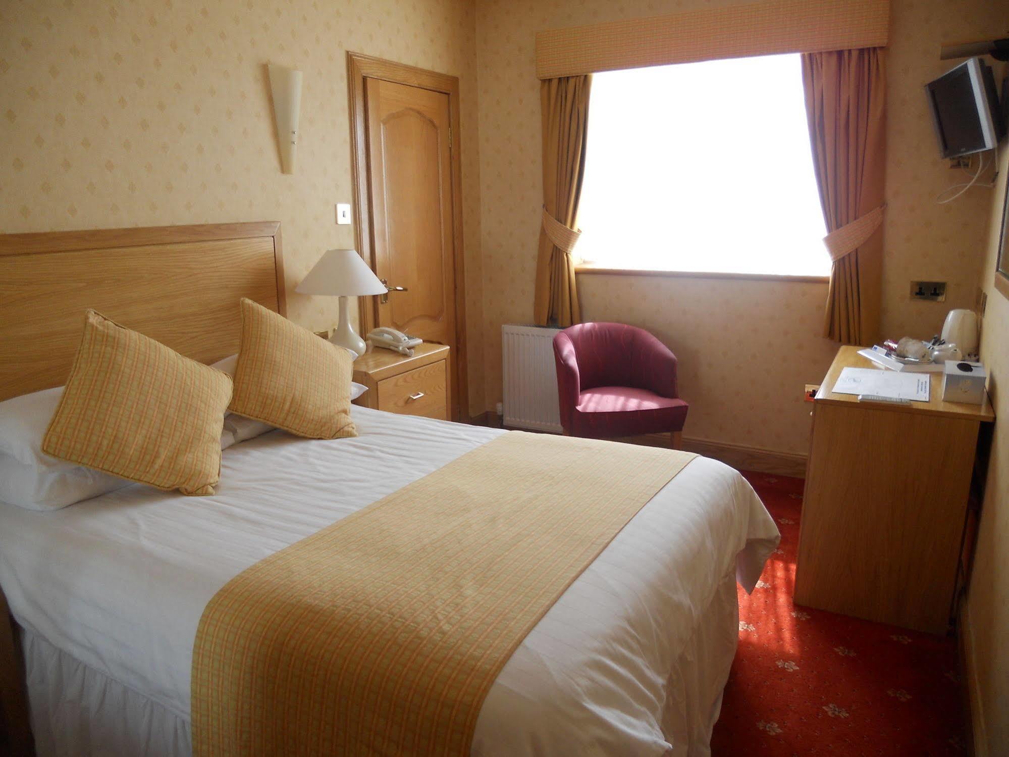 Leapark Hotel Grangemouth Bagian luar foto