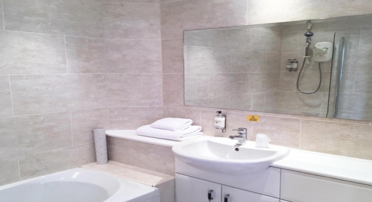 Leapark Hotel Grangemouth Bagian luar foto