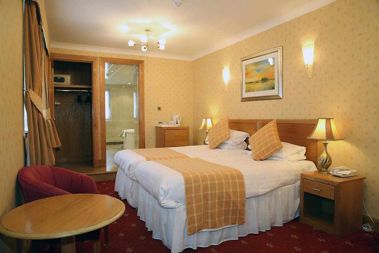 Leapark Hotel Grangemouth Bagian luar foto