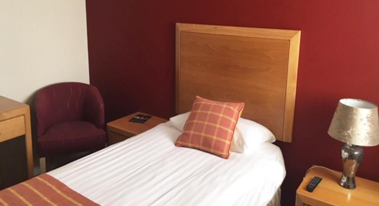 Leapark Hotel Grangemouth Bagian luar foto