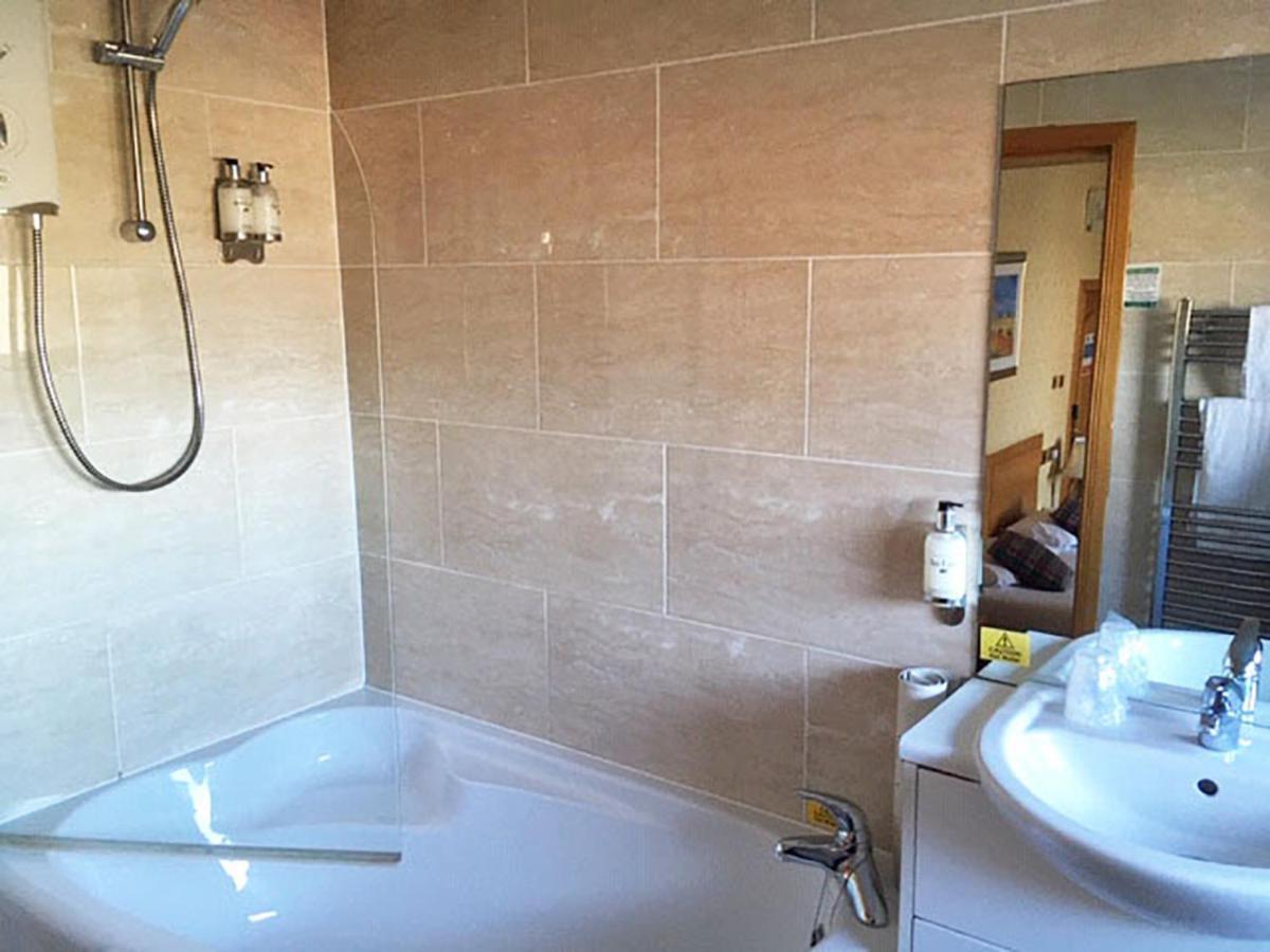 Leapark Hotel Grangemouth Bagian luar foto